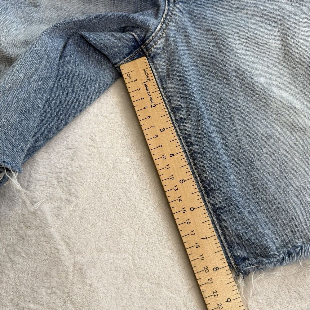 GAP 9" High Rise Bermuda Denim Jean Shorts Distressed Rips Women's Size 26/2R - Picture 11 of 14